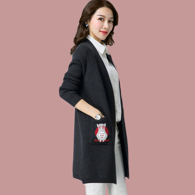 入秋先别买风衣!瞧这新款，洋气开衫，6070后女人穿美又减龄