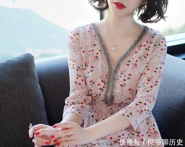  [经济]皮肤暗黄的中年妇女，经济允许，试试这几款连衣裙，美的让人窒息