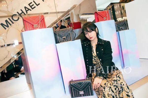 杨幂带火了这么多单品，如今是要进军设计圈了?