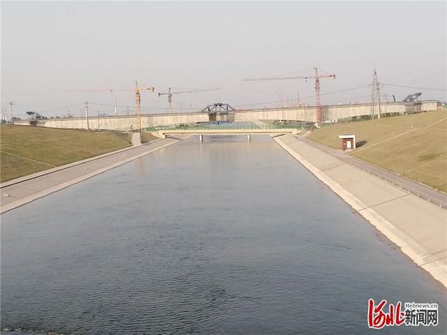 「连续梁」和邢铁路上跨南水北调输水渠特大桥合龙