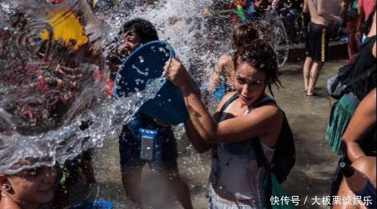 一眼误终身！乌克兰最“嗨”节日，美女互相泼水，男游客大饱眼福