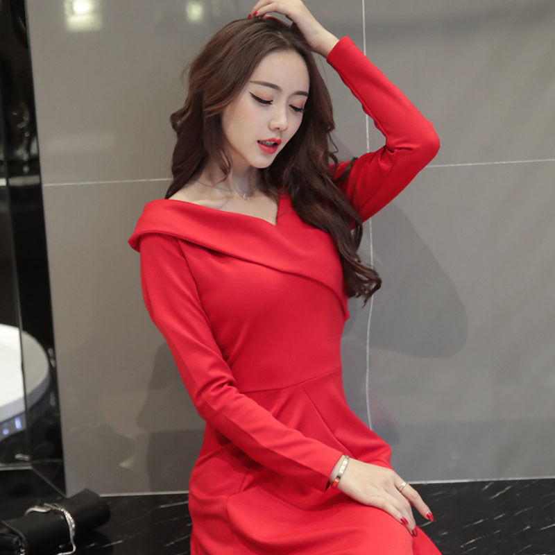 连衣裙那么多，但是这么显气质的还是第一次见，简直不能再美了