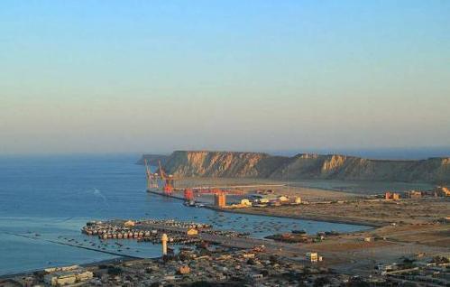 中国助力巴基斯坦,这个港口从沙漠“蜕变”绿洲,巴铁:中国真牛