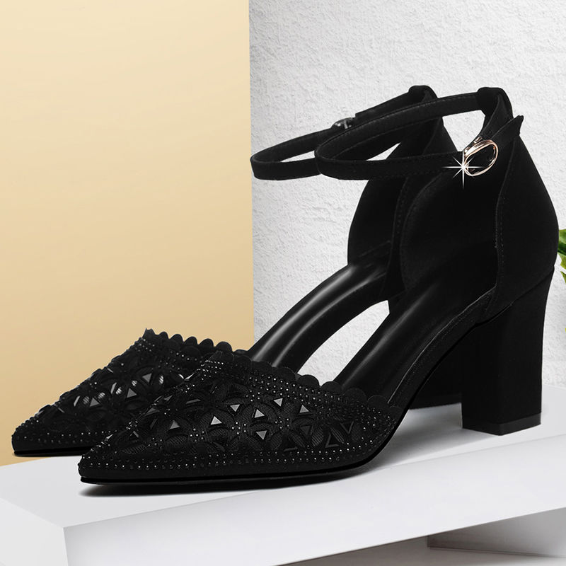 还穿什么高跟鞋，7月新款“兔头鞋”，爱穿裙子的妈妈爱不释脚