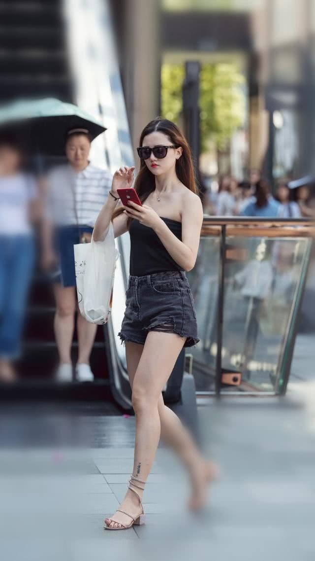 时尚街拍:摄影师镜头下的街头,小姐姐细腻纯情,我想跟图7小姐