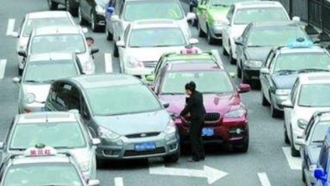 道路新增一种车道，不清楚别上路，一旦发现扣三分罚100，速看！