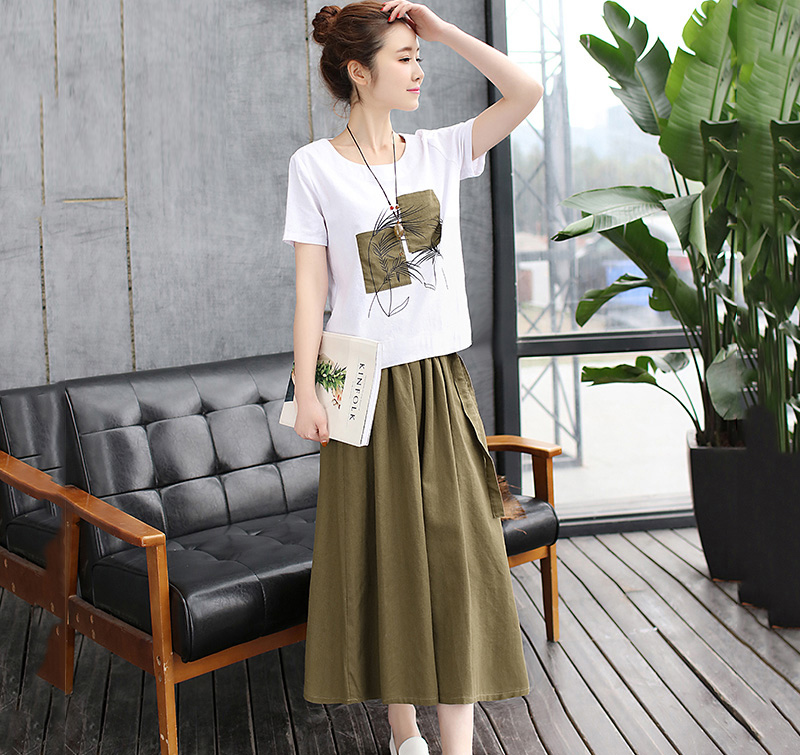 女人多大都不能当黄脸婆，这几款连衣裙优雅高贵，走哪都好有气场