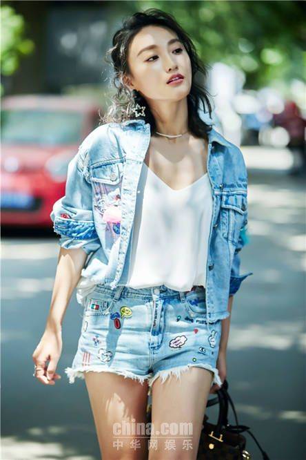 康琳浠玩转个性牛仔风回头率MAX