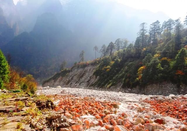 这才是四川最美7大景点，景美人还少，去过5个的都是老司机！