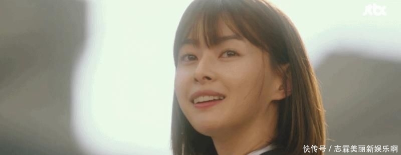  逆袭■梨泰院女二吴秀雅真美，七套＂直男斩＂造型温柔优雅，逆袭成大赢家！