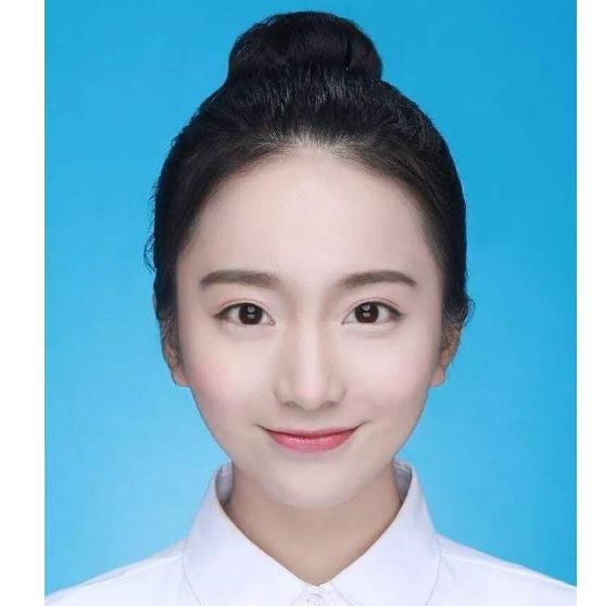  瞬间：女生拍证件照时，get这三个拍照小技巧，让你瞬间变女神