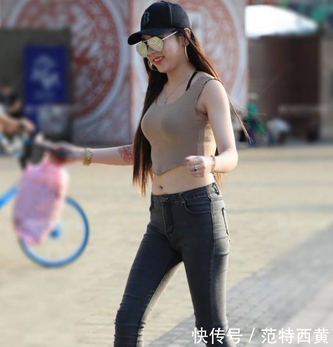  『美女』美女街拍身姿优美的小姐姐，秀出时尚穿搭，怎么看都美