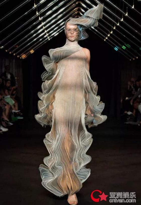 体会过手握极光的感觉吗？把华为P20拿在手里试试！