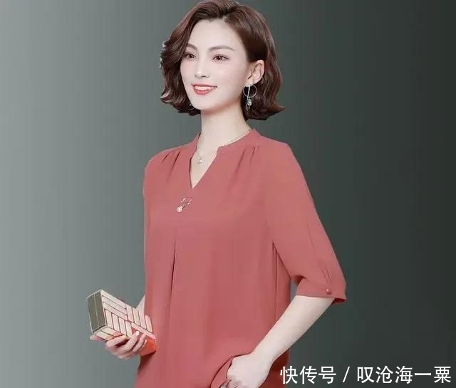  『依旧』“雪纺衫”依旧是妈妈们的心头爱，优雅洋气还美嫩，怎么穿都好看