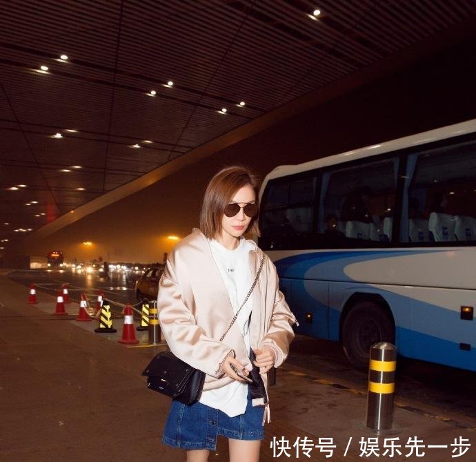 袁姗姗穿紧身裤的效果令我沉默了, 网友: 这双长腿能上T台了  ?