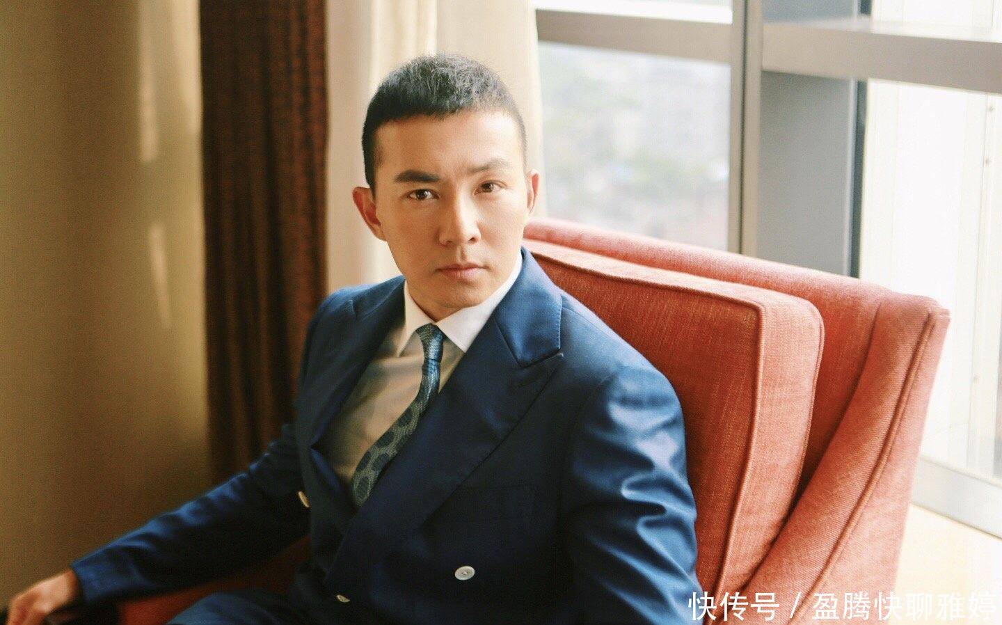 周杰伦和妻子合照