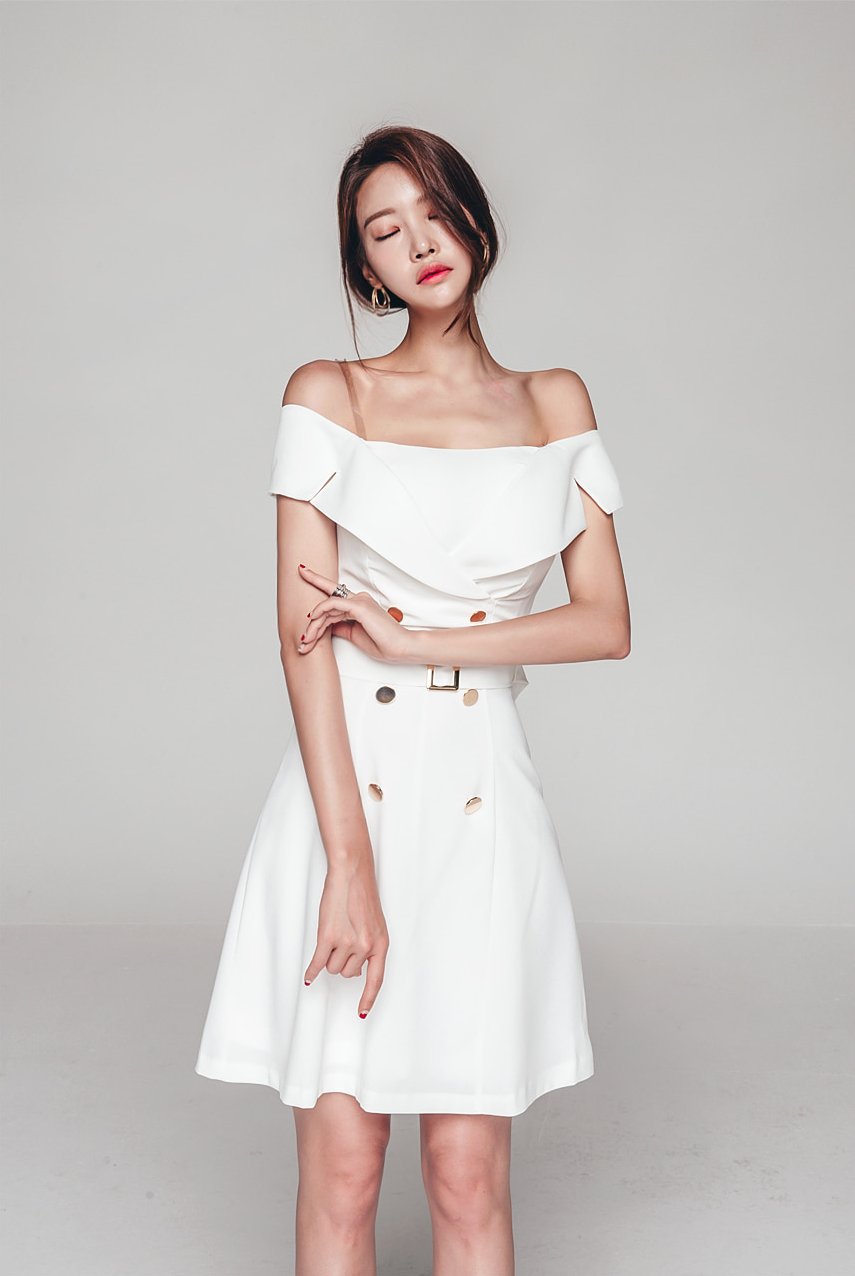 媚眼乌斯怀亚腰带衣裙