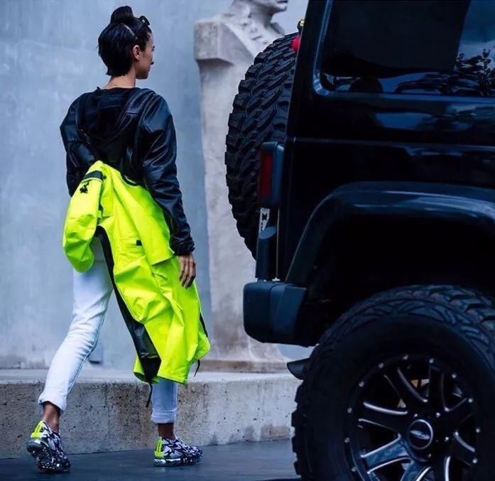 没有大胸一样魅惑人心让你目不转晴的模特小姐姐真的不心动么