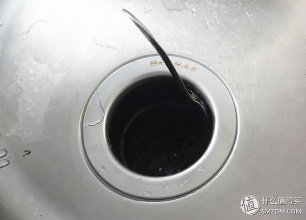 自己安装so easy，用上BECBAS 贝克巴斯 E70垃圾处理器，老妈说了句“好”!