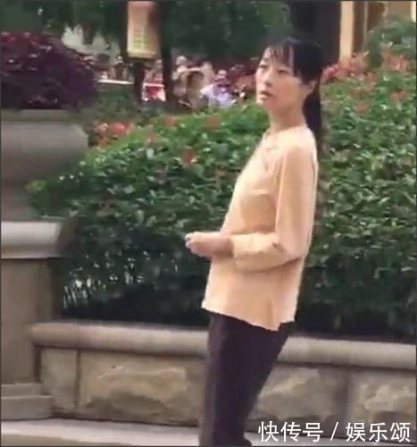 马伊琍接了长发气质大变 网友：够土！这是我见过最接地气的保姆