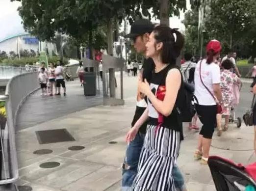 张丹峰被怀疑家庭不合, 三人辟谣都没有一组路人照片有效