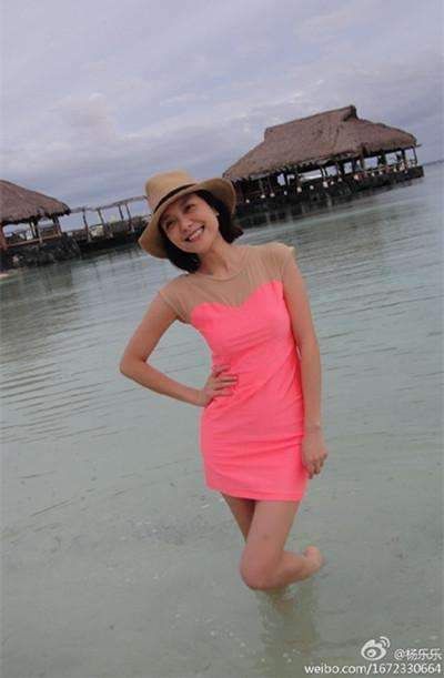 39岁杨乐乐与41岁李湘出席活动, 一个嫩的像少女, 一个真的像妈妈