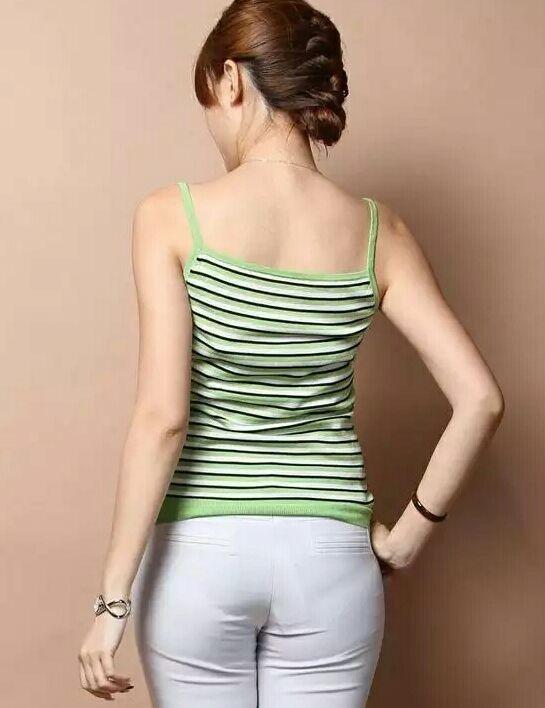 紧身裤还能免去穿衣搭配的烦恼，上身大气又不迷人魅力