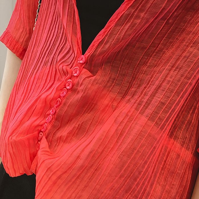 丰满的女人就是好看，尤其穿上这“流氓衫”，女人味挡也挡不住