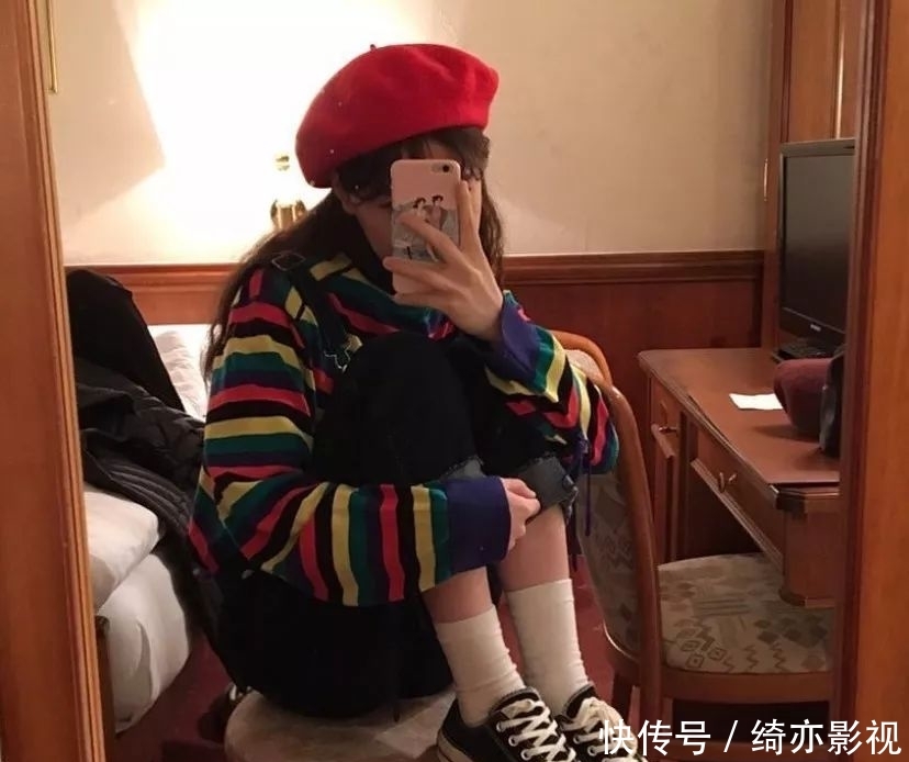 『卫衣』快丢掉你的阔腿裤 !今年必火的"初恋裤"来了 !