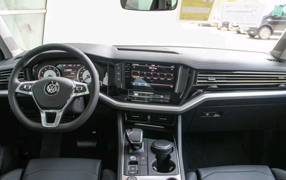  「优于」最低调的豪华SUV，搭载3.0T发动机，在性能上优于奥迪Q7，但鲜为人知