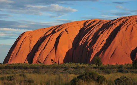 世上最大的石头,在荒原中矗立上亿年,成跨越时空的纪念碑!