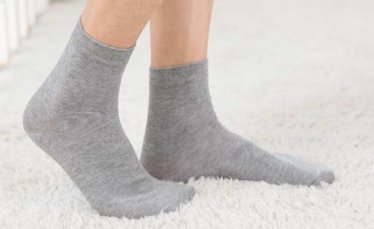 做个温雅的型男,小细节也不要错过袜子也要时尚帅气