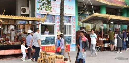 英国人来中国云南旅行，被眼前的景象震撼了：这难道不是缅甸？