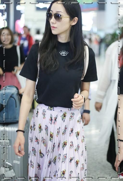 当张俪与韩雪同穿半身裙,网友:终于知道清纯和成熟差距有多大了