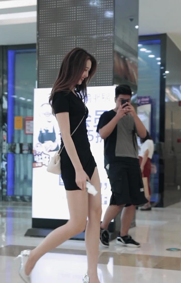 『位女生』兄弟你不要一直拍啊,美女都不好意思了兄弟你不要一直拍啊,美女都不好意思了