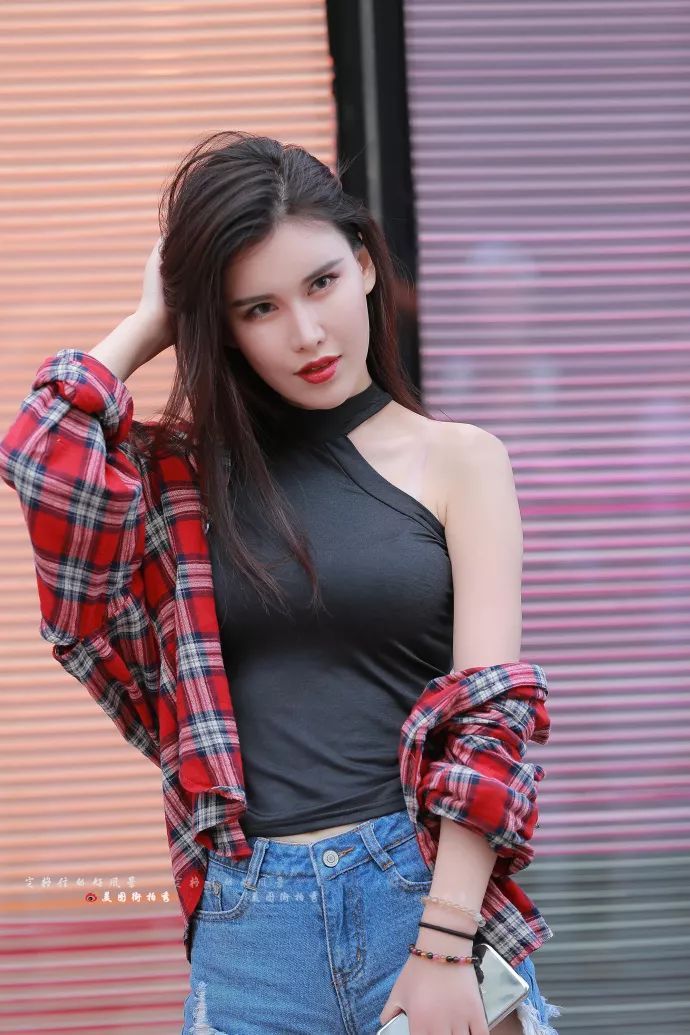 街拍：轻松自如的打扮，一整夏每天都要你好看