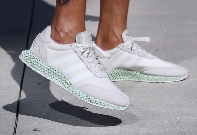 复古与未来结合！FutureCraft 4D I-5923 实物上脚首次曝光