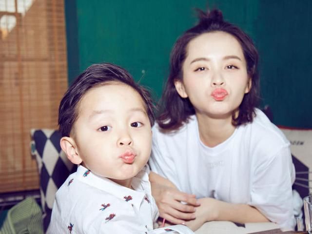 霍思燕也太会打扮嗯哼了，辣妈邓莎也不差，大麟子变身时髦精!