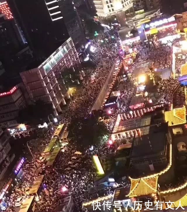 五一从全国各地传回来的照片，太可怕了