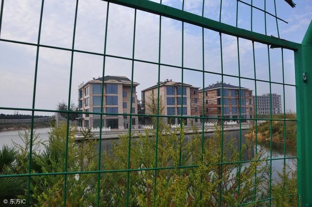 明年起农村这种房子将严查，2类情况列入清理名单，农民早做了解