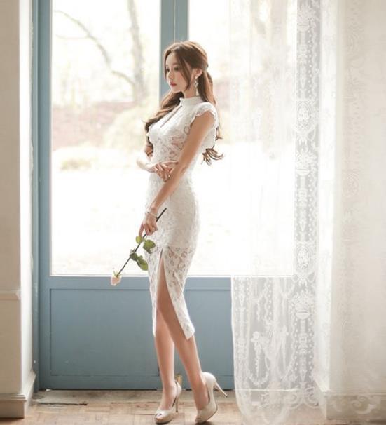 紧身裙美女，展现出来的迷人气质，让人一眼难忘！