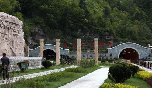  横穿|中国正在建造世界最长隧道，横穿秦岭，将15亿吨水运往关中