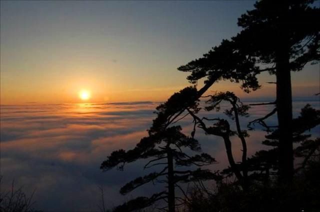 江西最值一览的景区，不是龙虎山和三清山，而是这座仙境般的名山