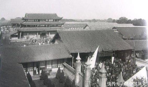 100年前成都蜀王府老照片, 每一张都让人心痛, 图8是高大的城墙