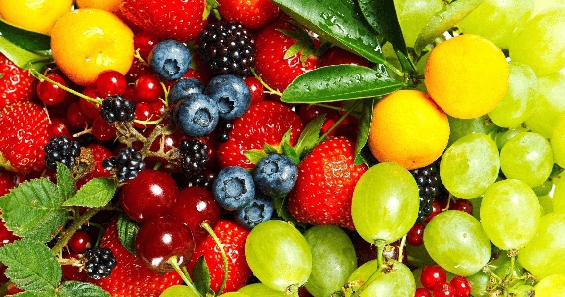 女子发现树枝上长满”鸡蛋“, 好奇上前摘下, 才知道闯了大祸