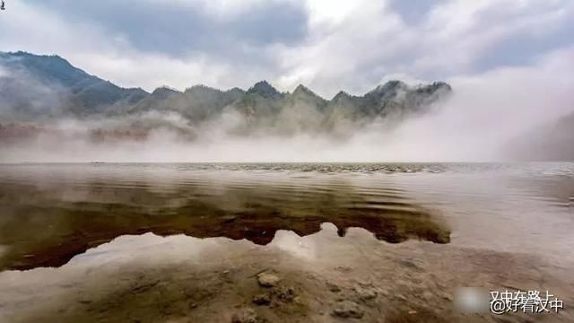 大雪过后的汉中龙池特别适合汉服摄影，不信你看