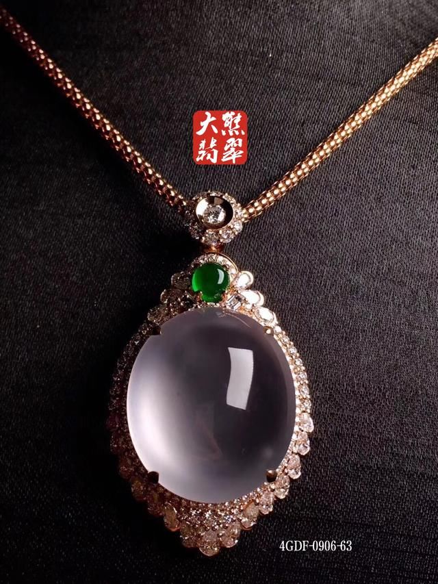 融入了中西方时尚的镶嵌翡翠，你真的抗拒得了吗？