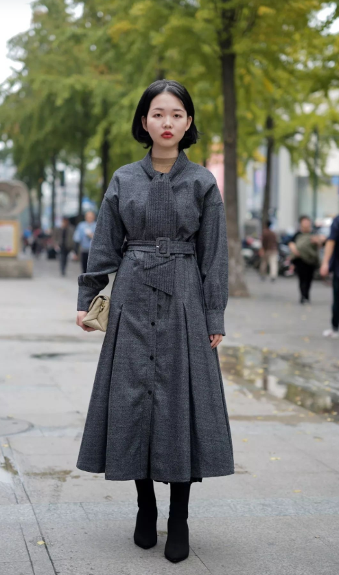 「眼中」喜欢灰色系衣服的你在别人眼中的样子其实很高级