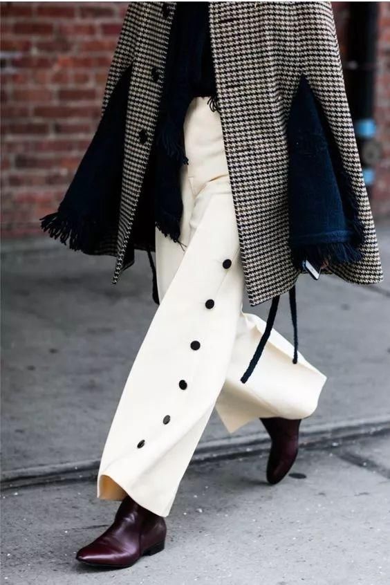 你会不会因为一颗扣子买下一件衣服?