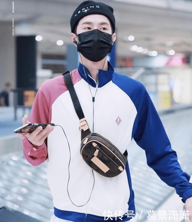 「打通」何炅宅家打通厨艺任督二脉 ,做泡面饼获赞,明星在家也这么会穿